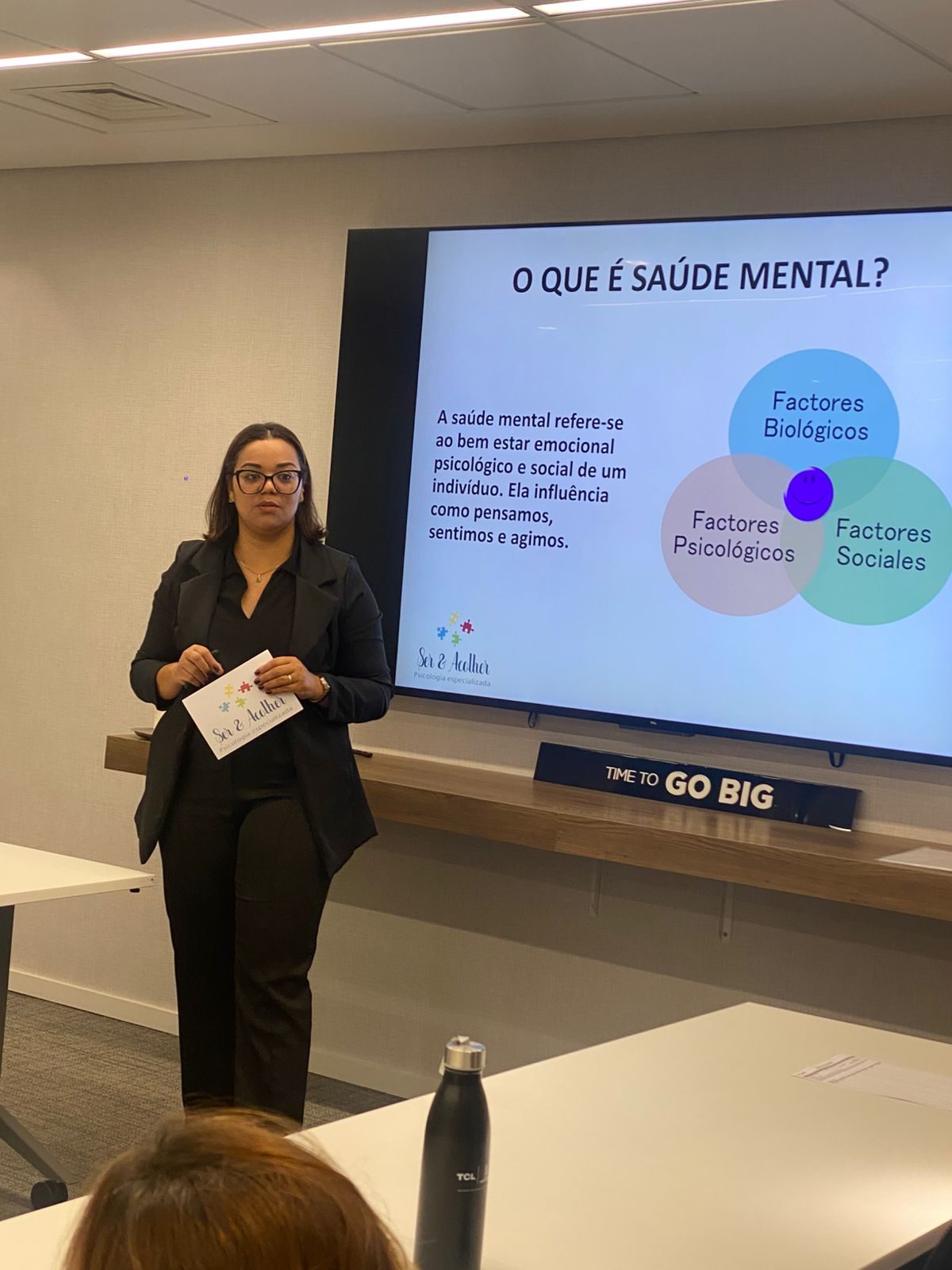 Apresentação sobre o que é saúde mental, com os fatores biológicos, psicológicos e sociais